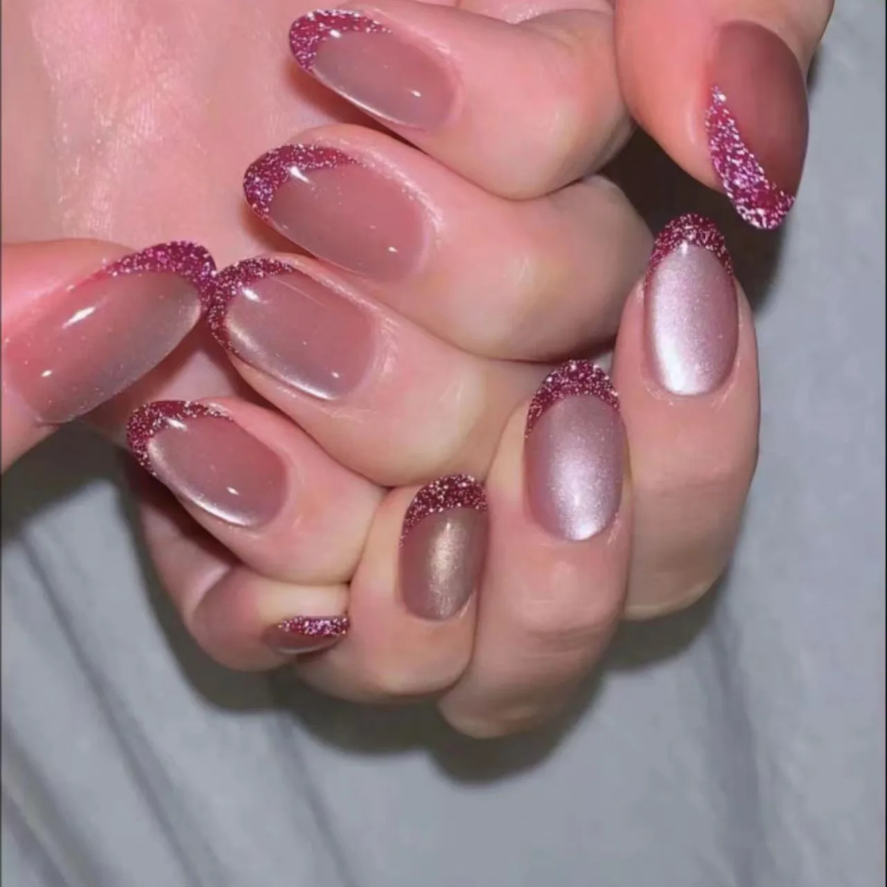 Kurze mittelgroße künstliche Nägel aus Samt mit Katzenaugen, quadratische Mandel-Ballett-Nagelspitzen, modisches Polka-Dot-Streifen-Design, zum Aufdrücken falscher Nagelkunst