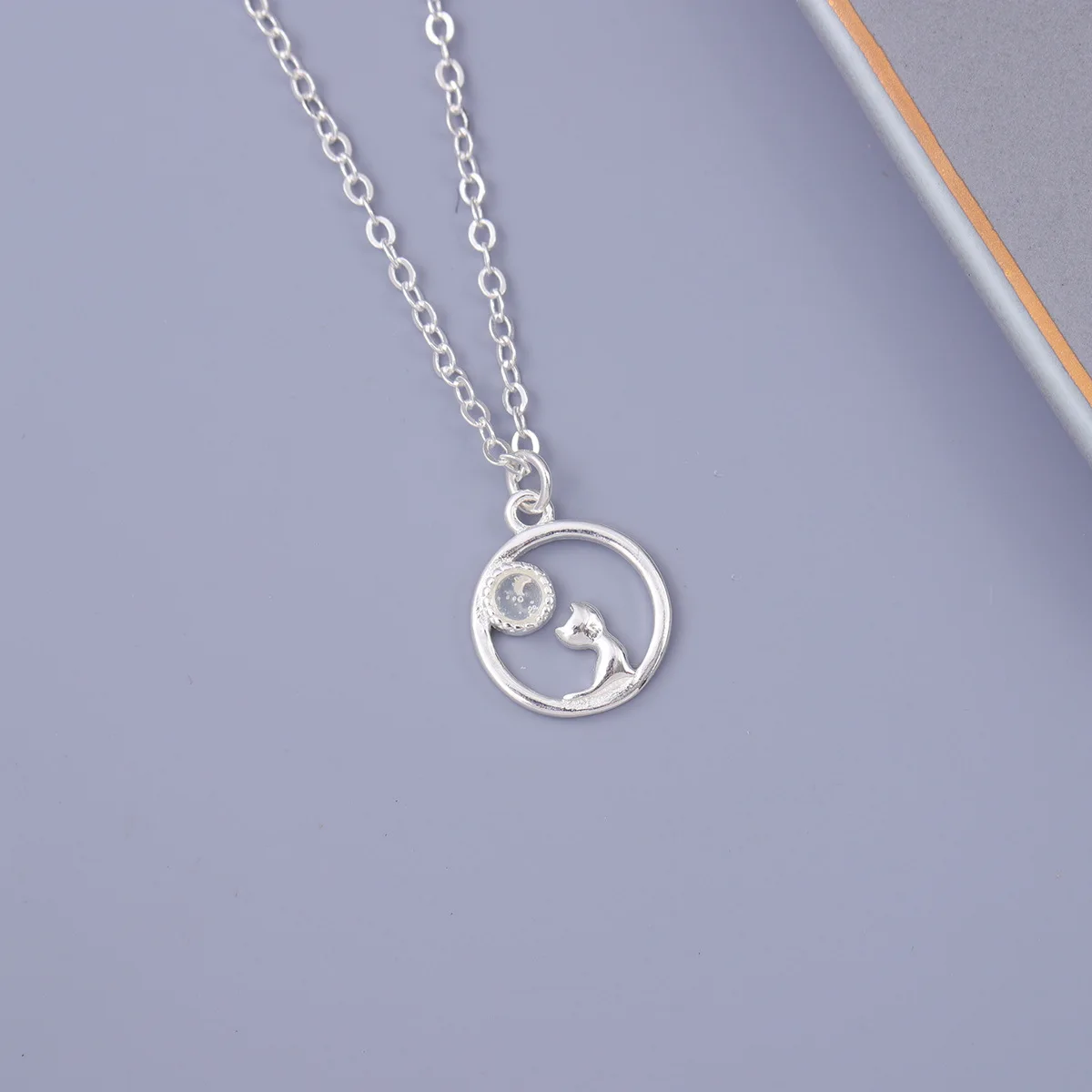 Neue Einfache Kreative Mond- und Katzen-Motiv 925 Sterling Silber Modeschmuck Exquisiter Runder Kristall-Anhänger Halsketten XL202