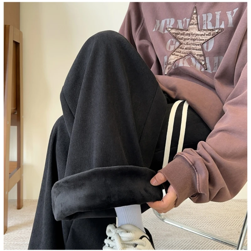 بنطال رياضي شتوي مبطن بالمخمل للرجال بلون سادة وفضفاض من الصوف السميك، بنطلون رياضي دافئ