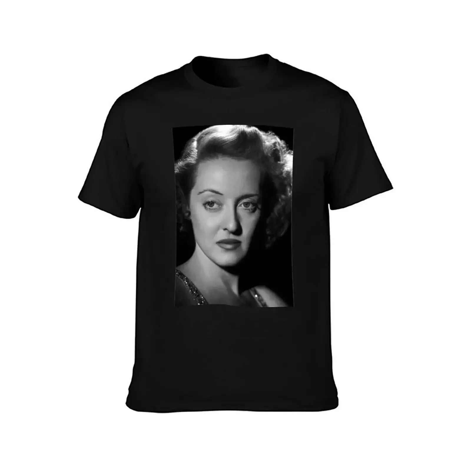 Portrait Davis Poster T-Shirt Casual Basic Street Style T-Shirt