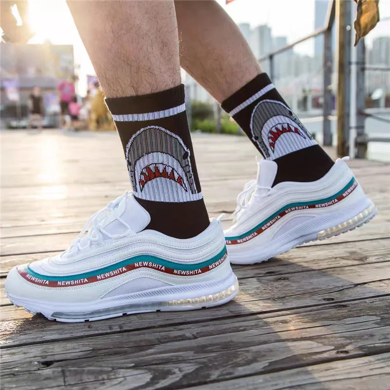 

Men Long socks cartoon Hiphop Street Sport Skateboard black white crew socks street Fashion shark Sock