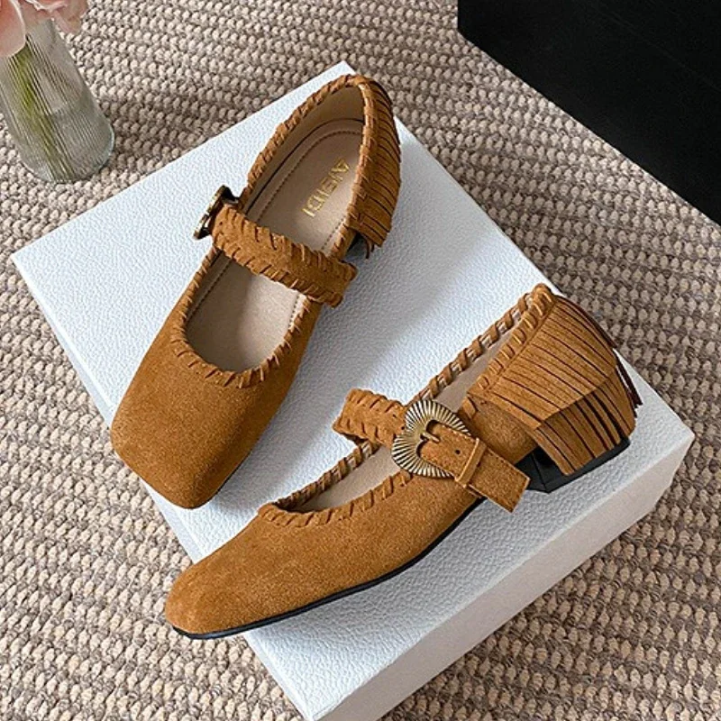 

Tassel Elegant Low Heel Designer Women Shoes Metal Buckle Autumn Square Toe Retro Suede Mary Jane Shoes Women Zapatos De Mujer