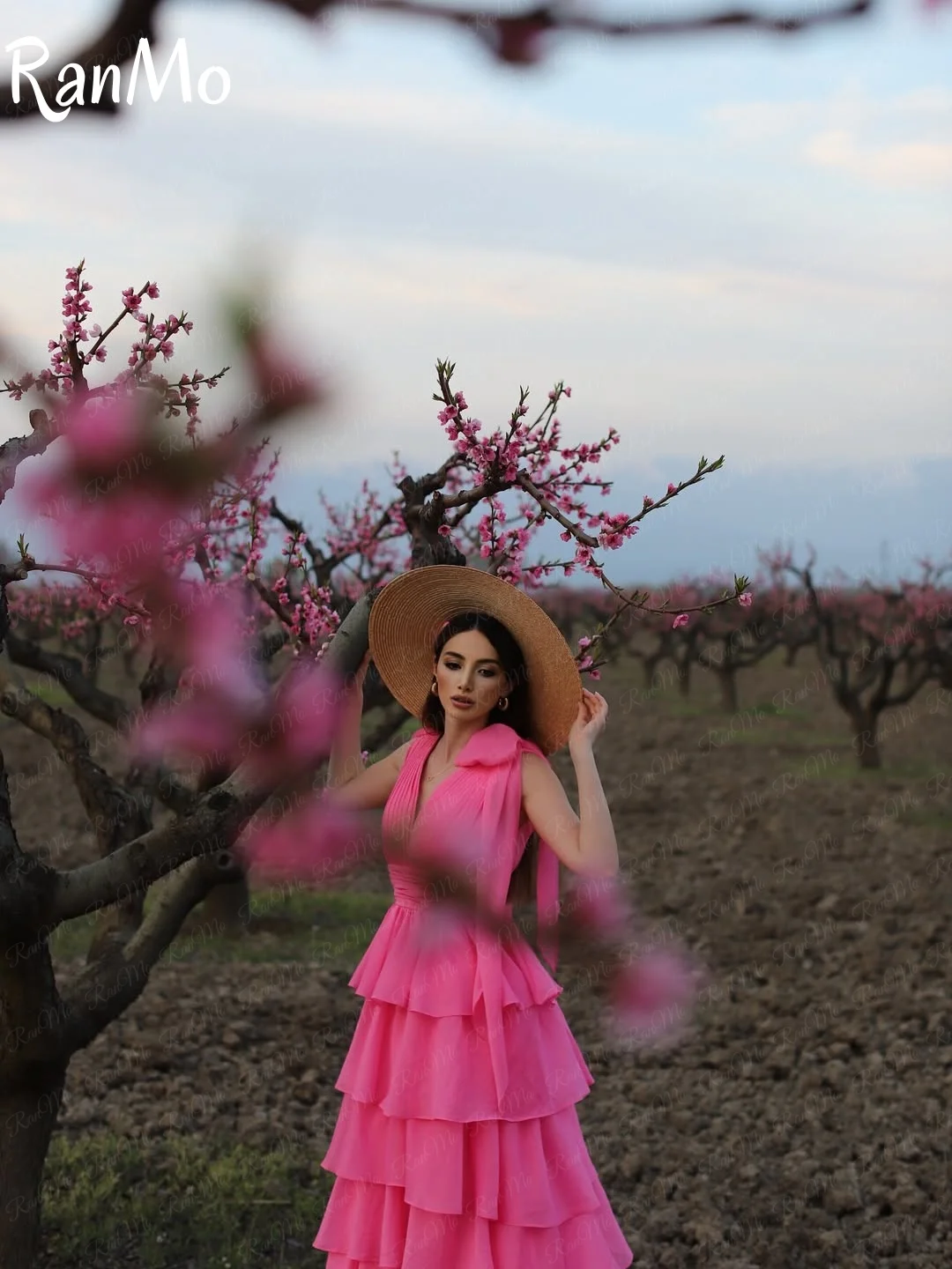 Ranmo Customized Pink Multi-Layered A-line Side Slit robes de soirée Sleeveless Party Dresses Floor-Length Bow Prom Dress 2025