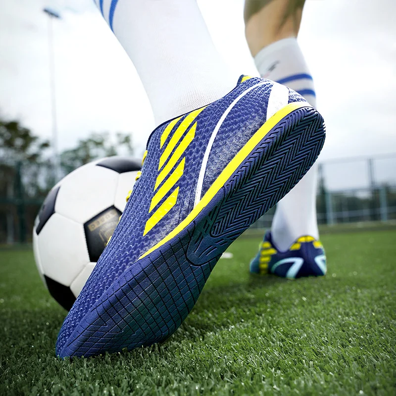 Botas de fútbol para niños, zapatos de tacos de fútbol al aire libre, zapatillas de entrenamiento antideslizantes, zapatillas de fútbol cómodas para niños