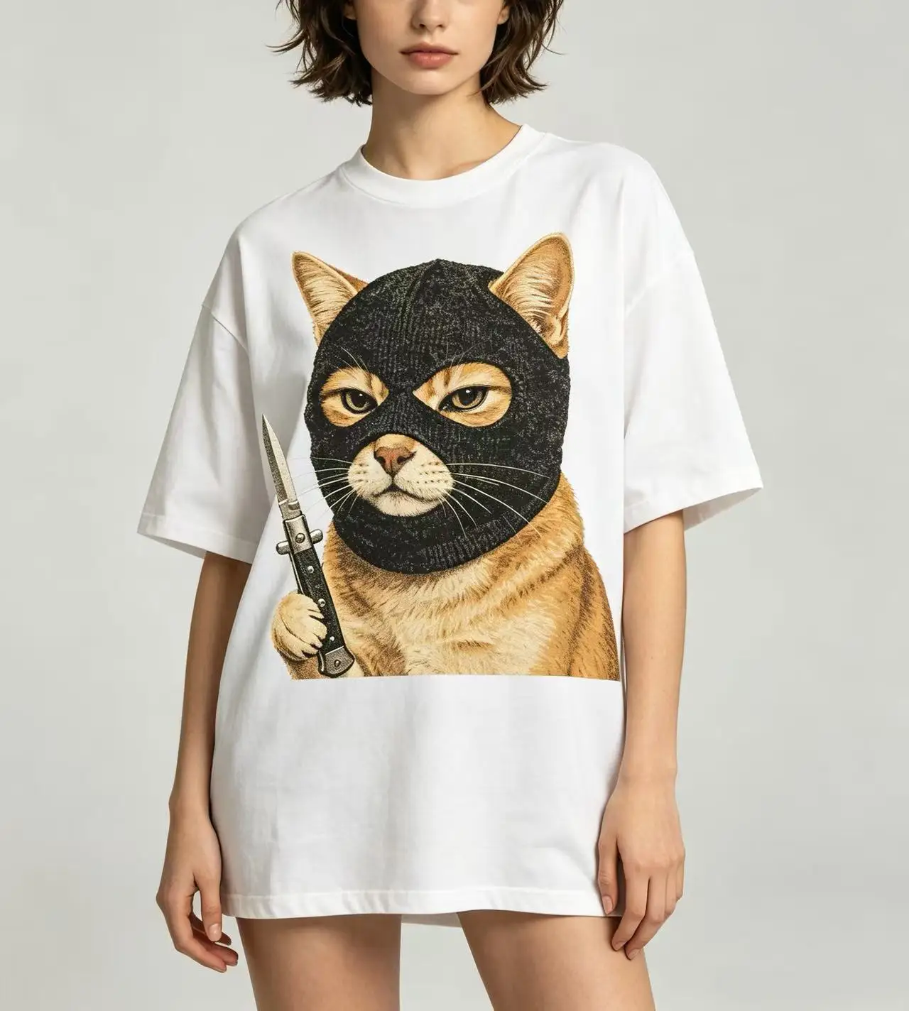 Unisex Funny Bandit Mask Cat Holding Knife Retro Graphic T‑Shirt For Men Women Cool Animal Print Tee Casual Cotton Oversized Short Sleeve Streetwear Tops