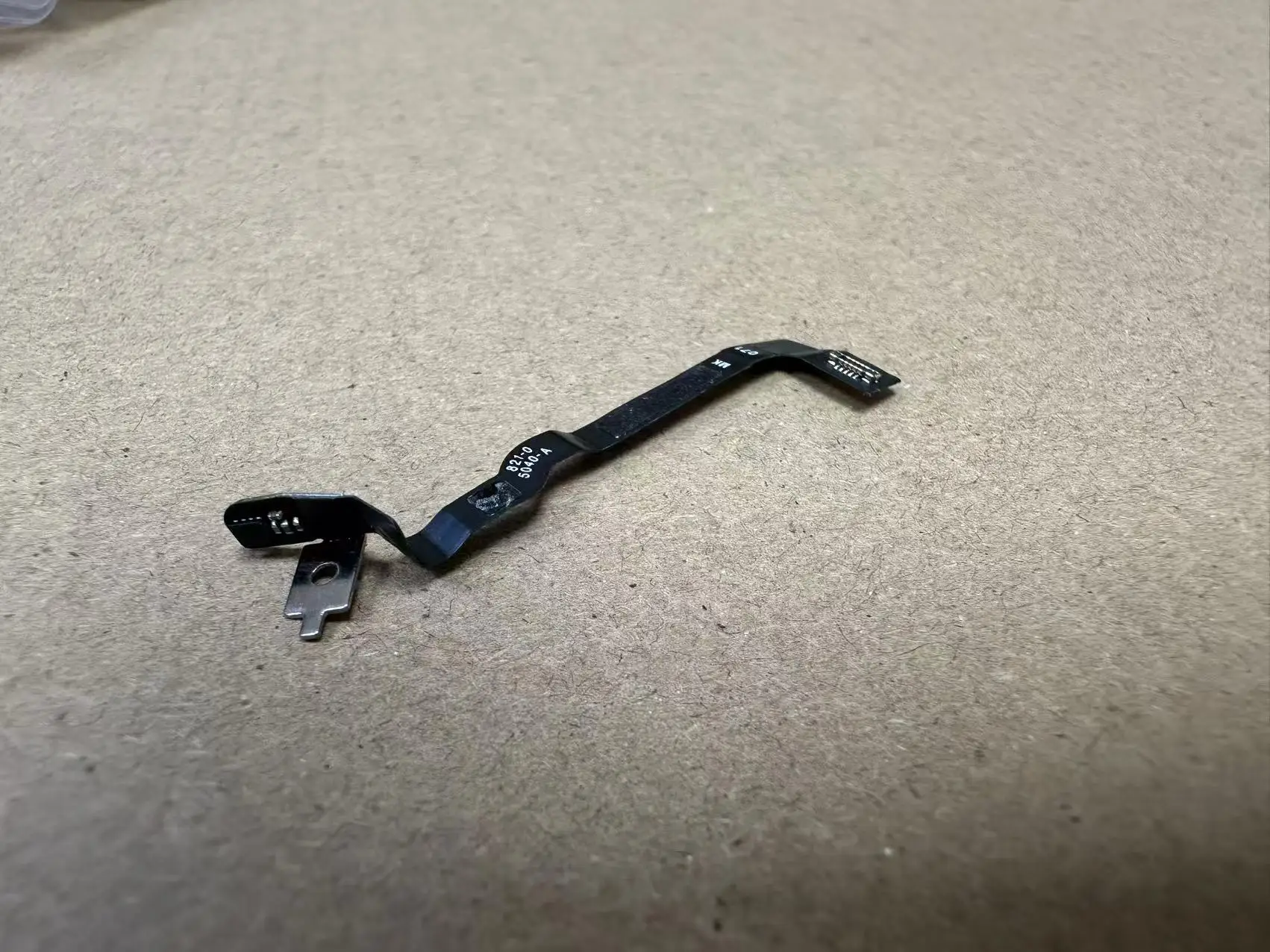 Original A3240 LCD Hinge Shaft to Logic Board Sensor Cable with Programm for Macbook AIR M4 A3240 Screen Sleep Cable 821-0504