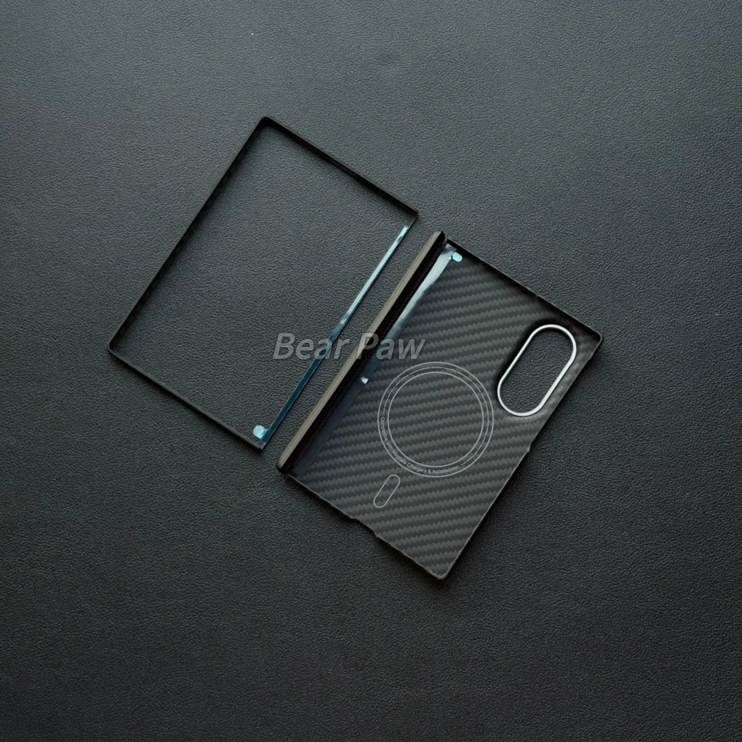 Magnetyczne etui Aixs Hinge do Samsung Z Fold 8 Wide z MagSafe, wykonane z włókna węglowego aramidowego, z metalowym pierścieniem i ochroną obiektywu. — zdjęcie produktu 7