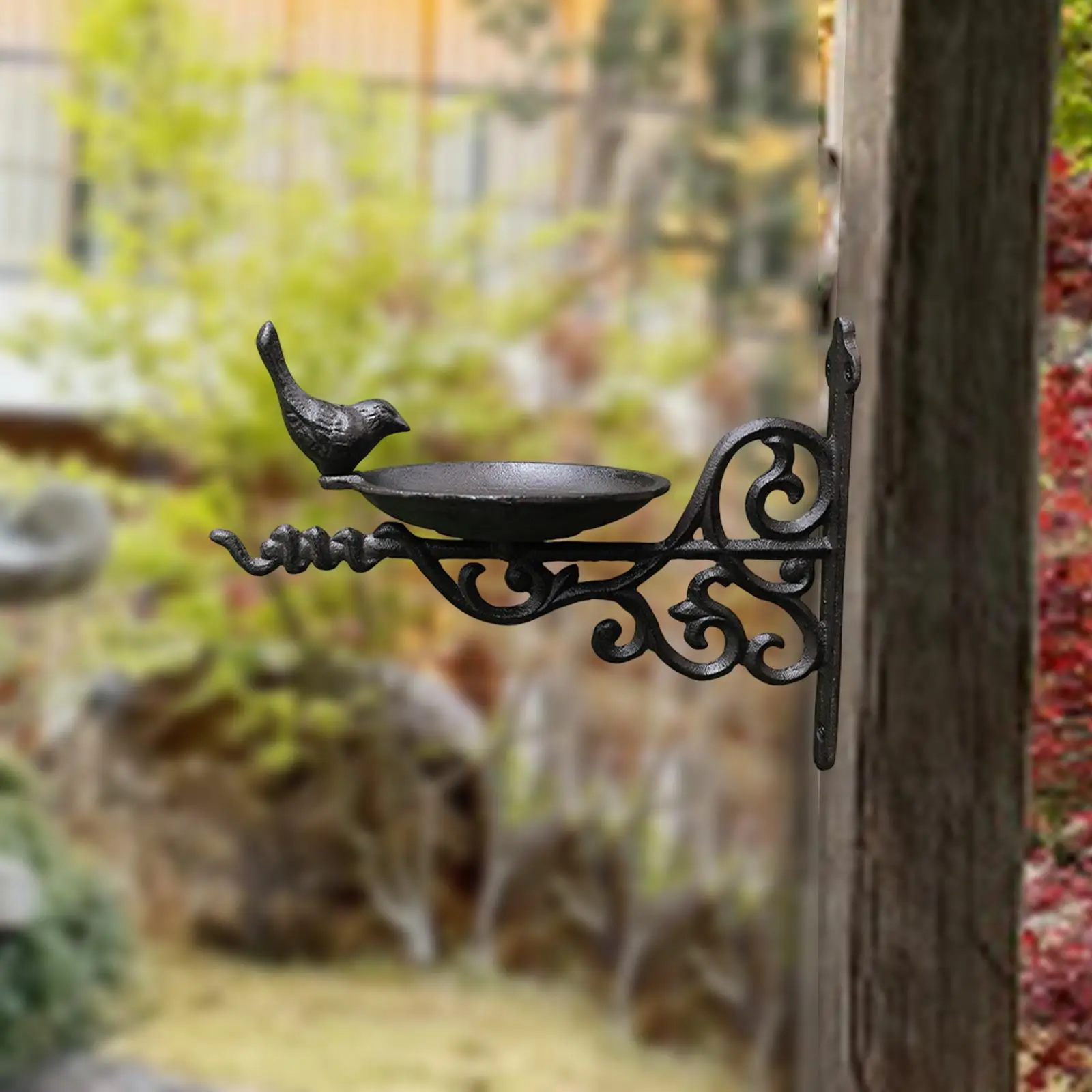 

Wall Mounted Bird Bath Feeding Station Sturdy Iron Vintage Design Sculpture Basket Ornament Bird Feeder for Lantern Lawn Yard