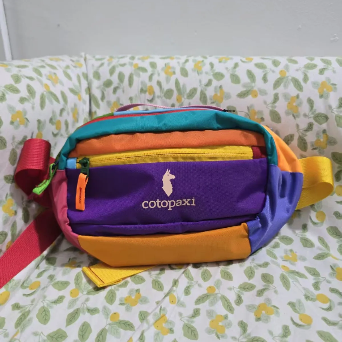 Tas Pinggang Multifungsi Ringan Dopamin Fashion Multiwarna 3L Outdoor Baru