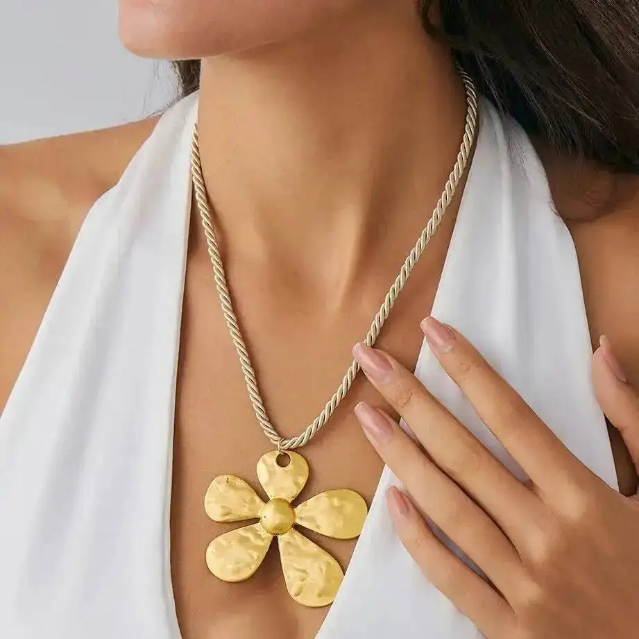 KunJoe 4 Styles Fashion Square Flower Conch Pendant Necklace for Women Punk Woven Rope Chain Necklace Clavicle Chain New Jewelry