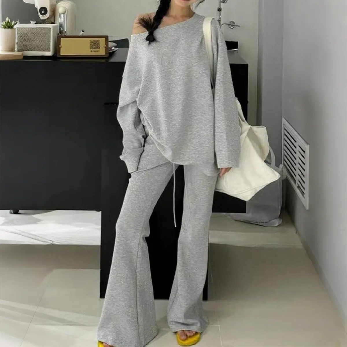 Women's Casual Sports Style One-shoulder Long-sleeved Top Plaster Loose Straight Pants Set