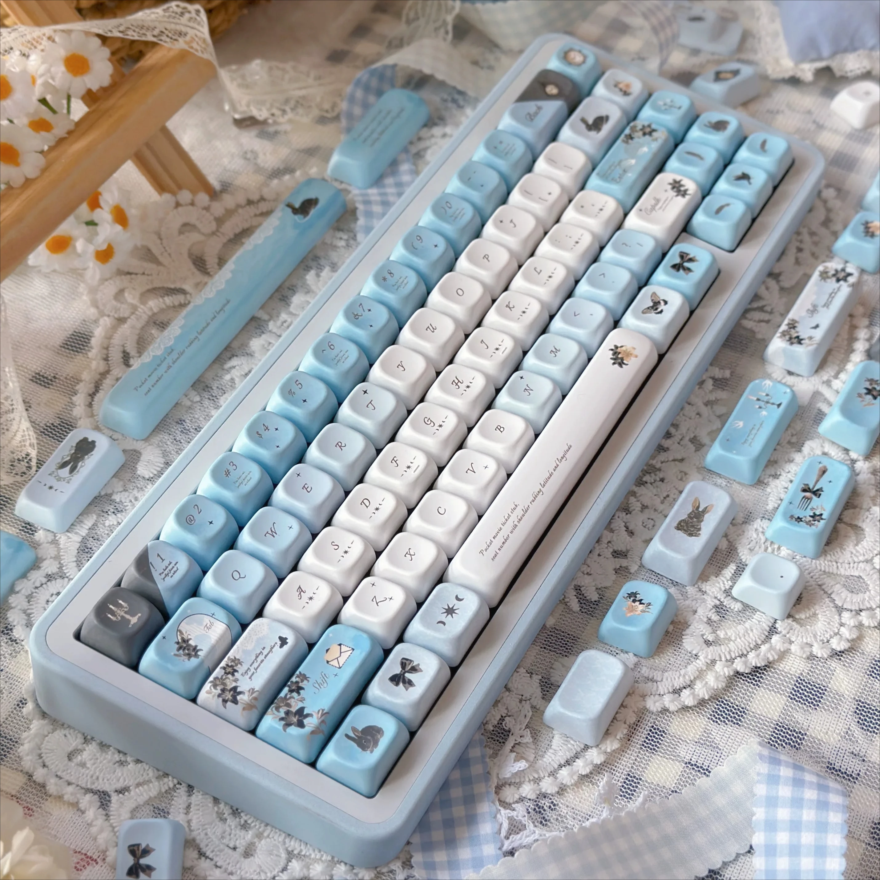 MAIMOOO Wild Lily Handwritten Keycap Blue CHERRY Folding Shadow PC Transparent Sublimation Customized Mechanical Keyboard Keycap