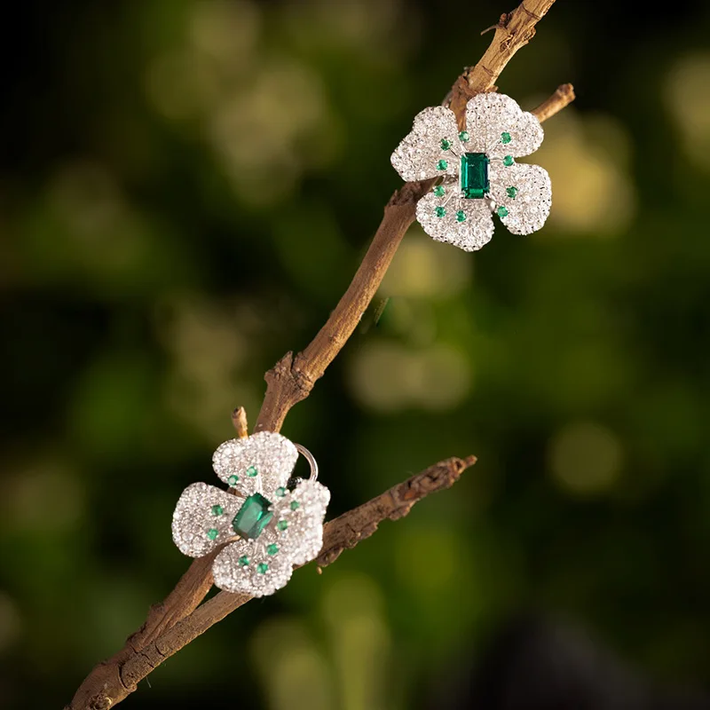 Jewelry Early Spring Hot Selling S925 Silver Luxury Inlay Synthetic 4 * 6mm Green Spinel Four Leaf Clover NicheVersatile Fashion