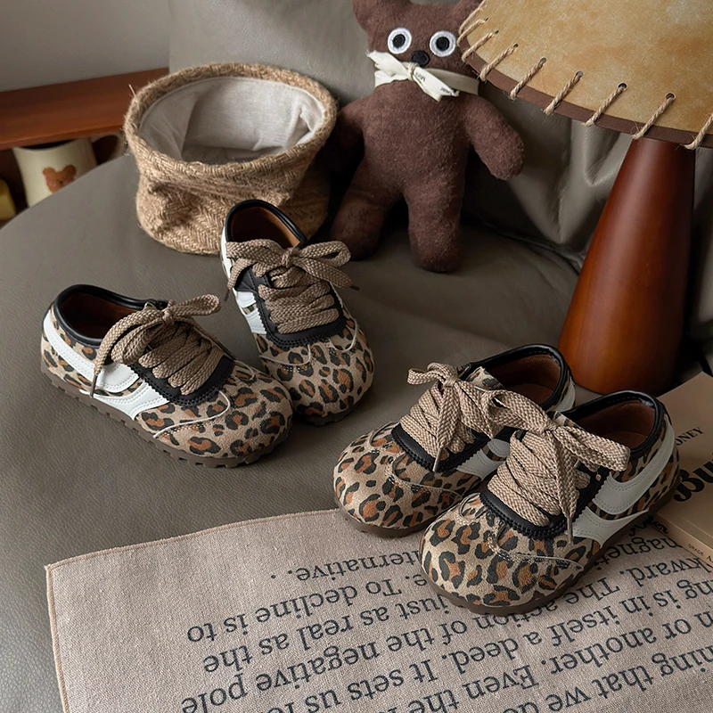 

2026 New Children's Fashion Selling Casual Sports Shoes Spring and Autumn Leopard Print Decoration Comfortable Unisex Flat Shoes