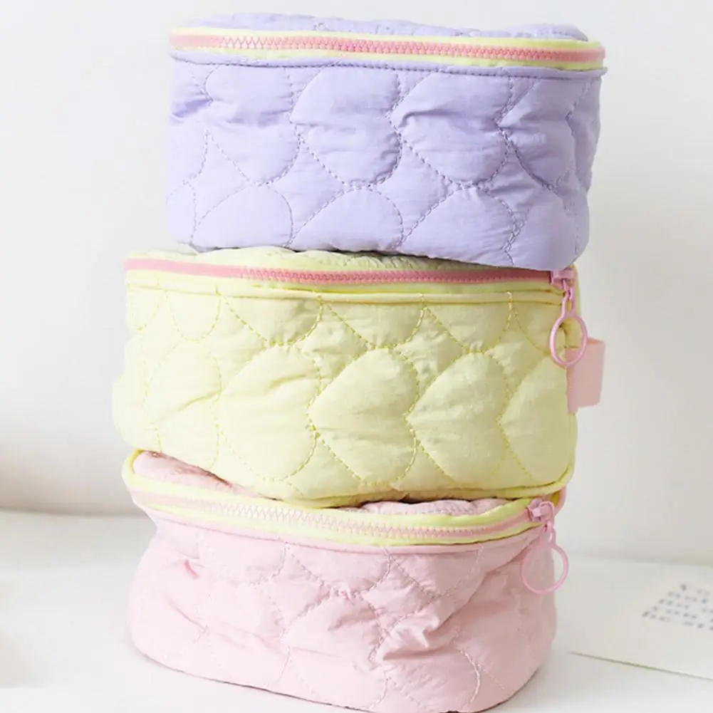 Large Capcity Love Heart Makeup Bag Fashion Cloud Multicolored Toiletry Storage Bag Protable Lightweight Travel Handbag