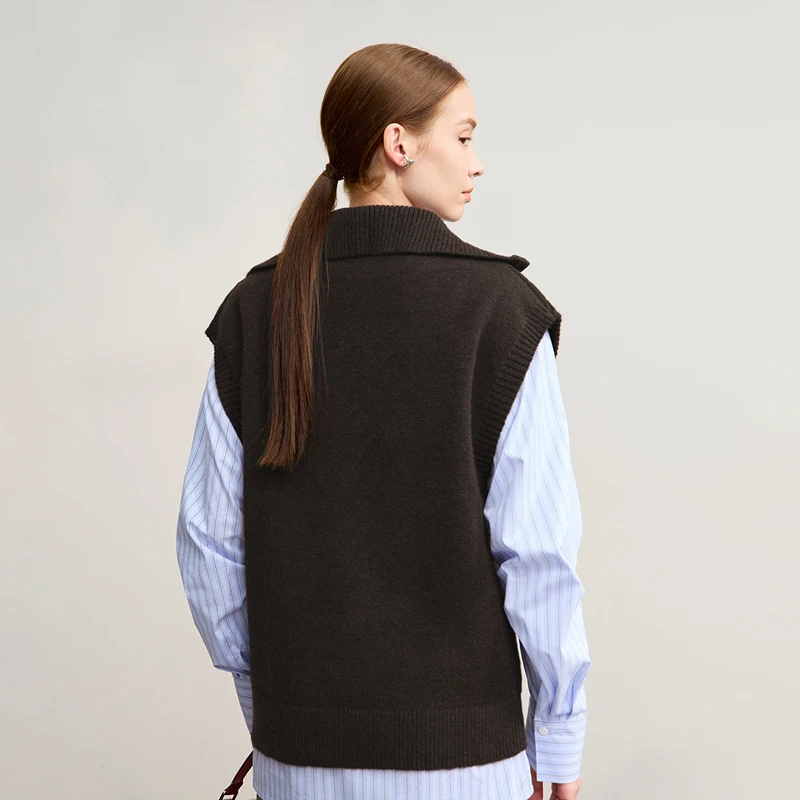 AMII Women's Sweater 2025 Winter New Minimalist Commuter Solid Versatile Loose Pullover Knitted Sleeveless Vest Women 12524121