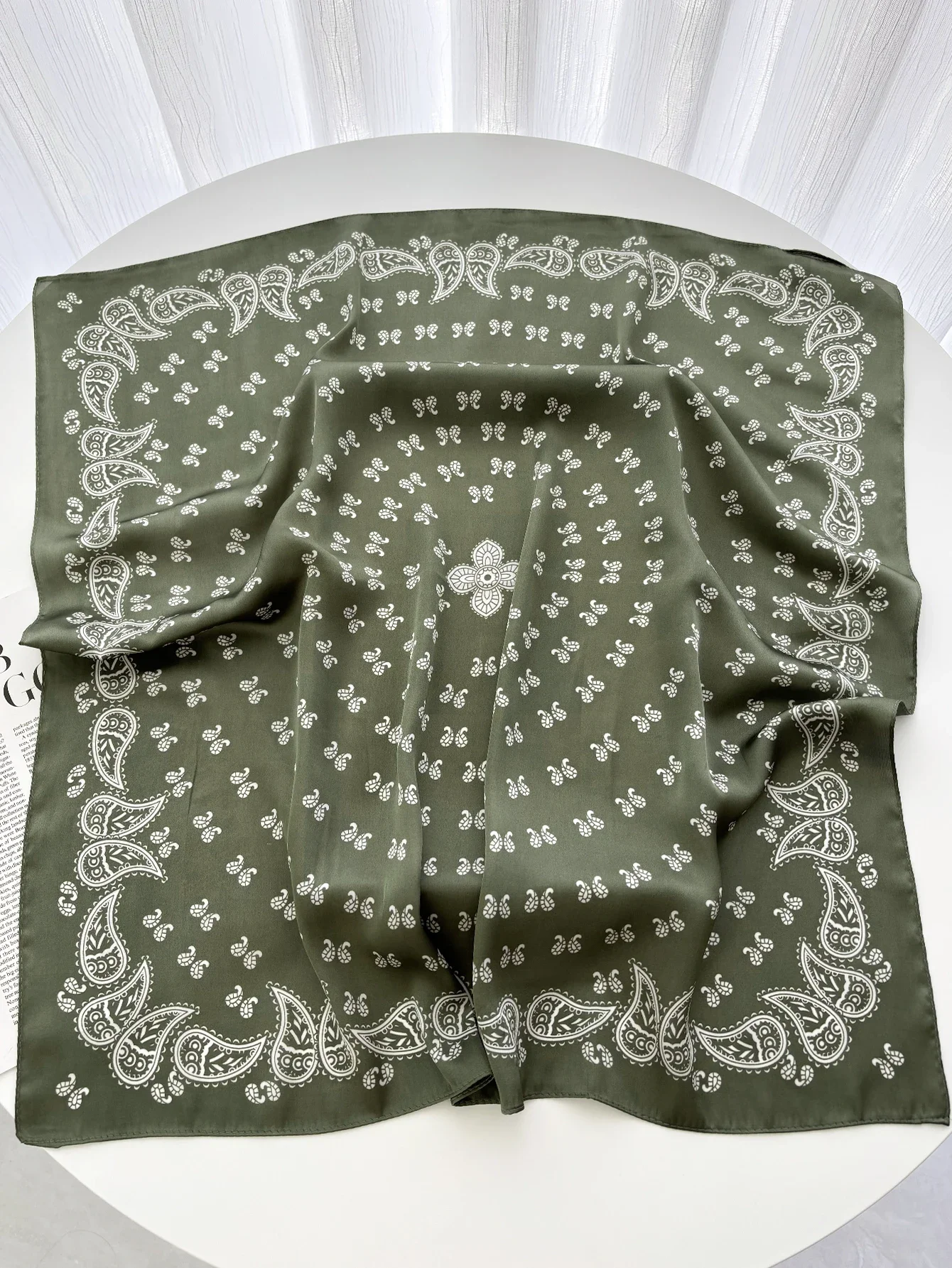 70cm 여성용 소프트 새틴 스퀘어 스카프 꽃 프린트 랩 풀라 드 손수건 두건 넥 헤어 스키니 타이 스카프 Shawls