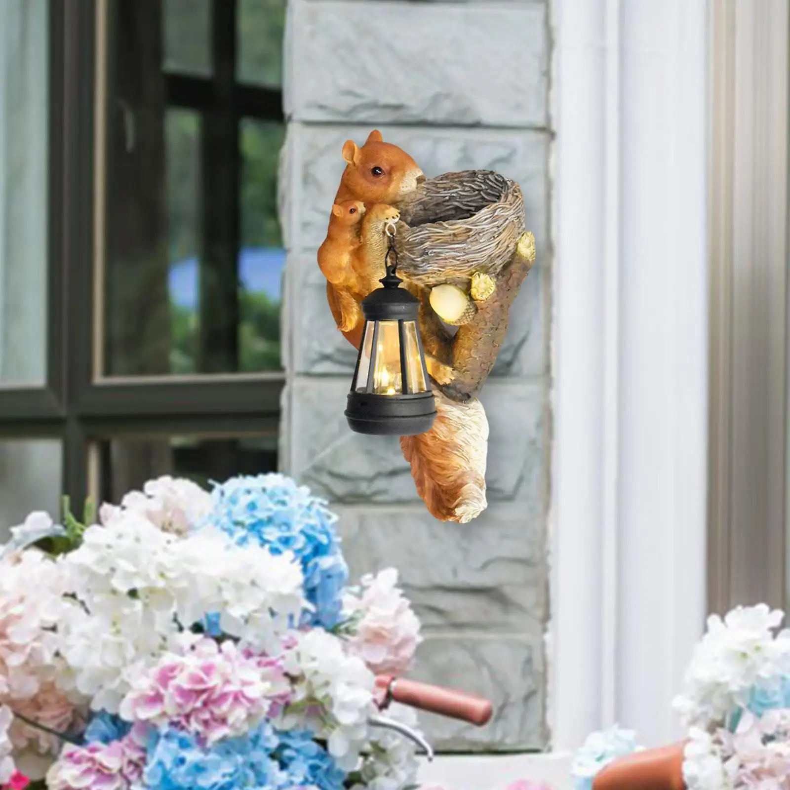 

Garden Squirrel Statue Patio Balcony Statue Ornament with Solar Lights,