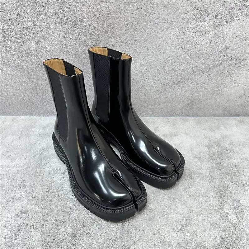 

Small new fashion autumn and winter thick sole Chelsea boots women's toe shoes bright leather horseshoe ankle boots