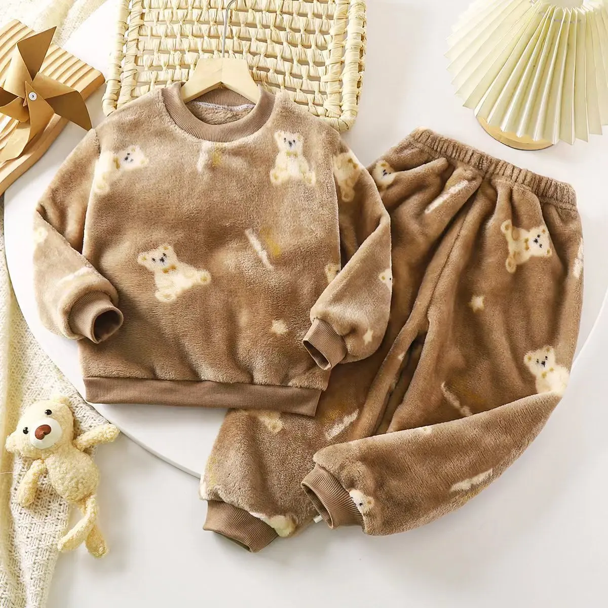 Winter flannel 2pcs Baby Girl/Boy Childlike Animal Pattern Set Soft keep warm kids clothes set image 2
