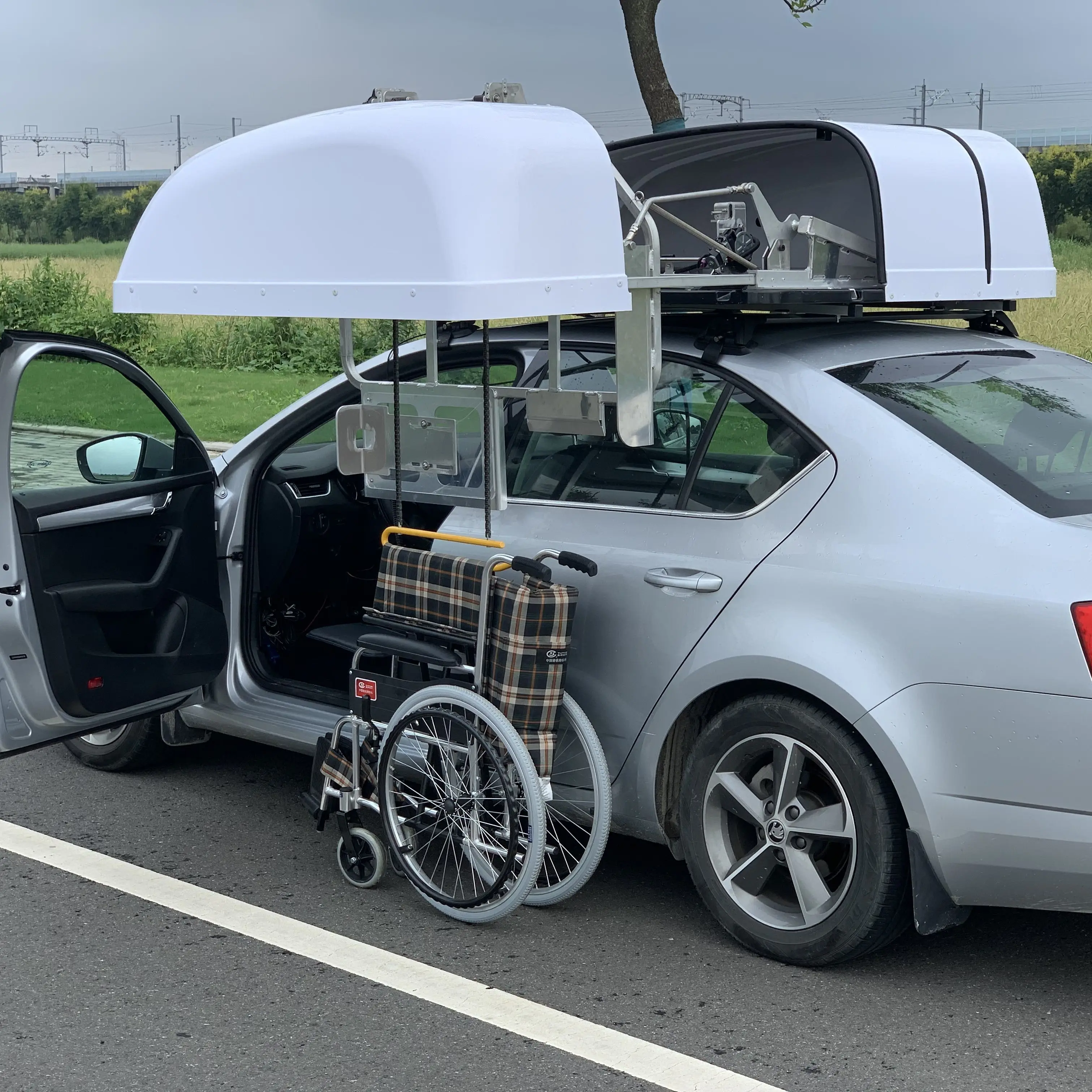 Automatic Roof Storage Device Foldable