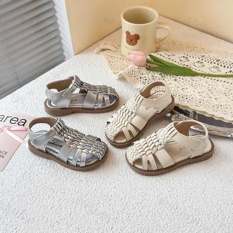

Children's Retro Roman Style Sandals 2025 Summer Fashion Elegant Comfortable Girls' Hollow Weaving Designed Princess Flat Shoes