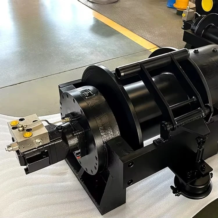 

ZJJ30 30 tons hydraulic winch can be customized to clean the wire rope for rescue vehicles and trailers