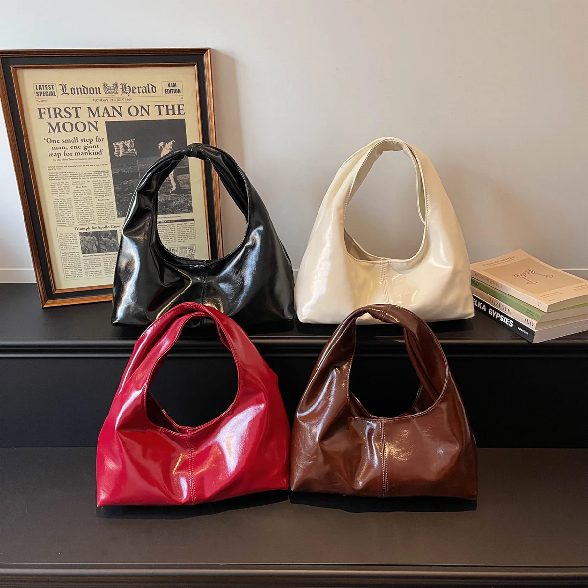 

Vintage Patent PU Leather Underarm Bag Solid Color Genuine Leather Feel Lightweight Magnetic Snap PU Water Resistant for Commute