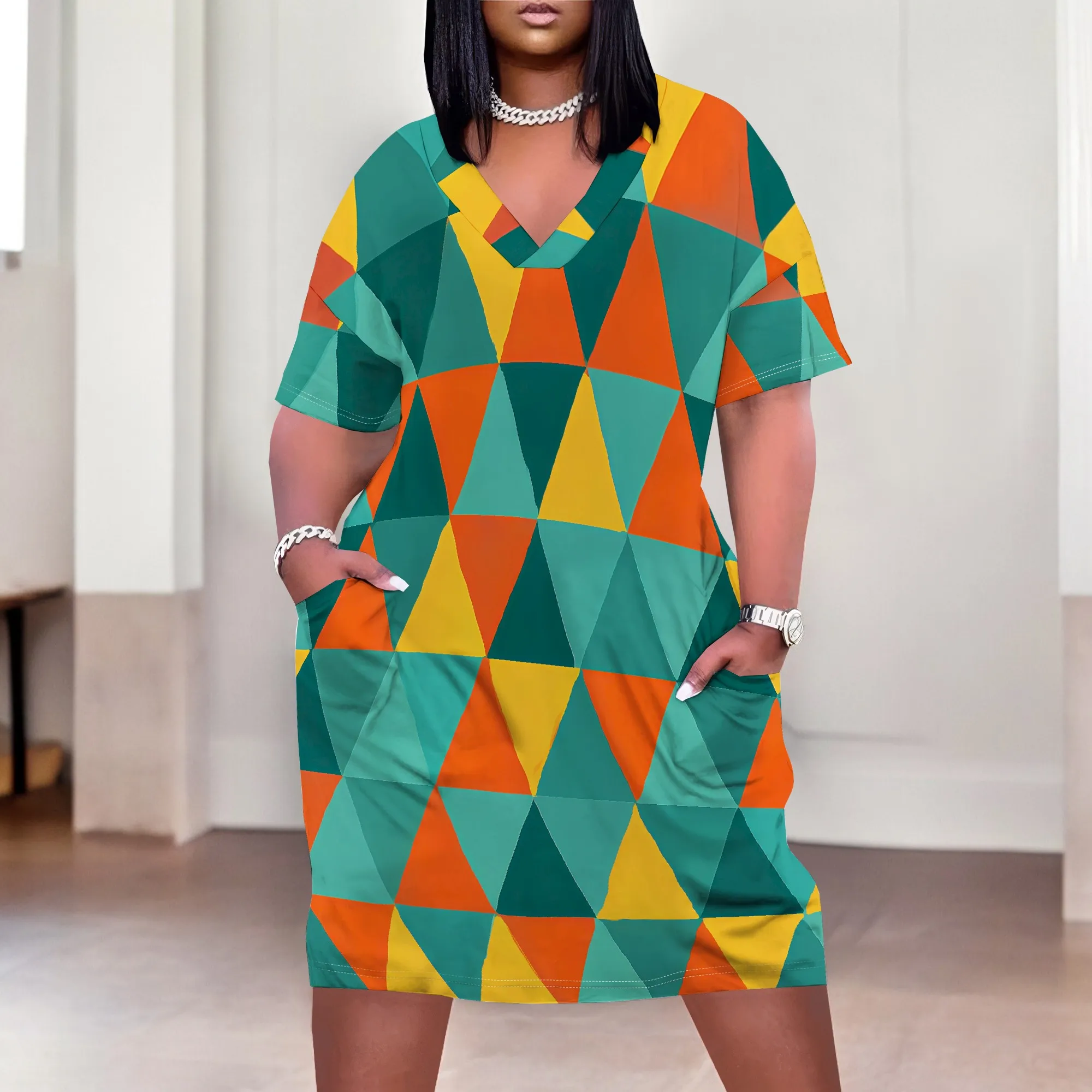 

"Plus Size Geometric Print V Neck Pocket Dress Short Sleeve Loose Casual Outfit for Summer Vacation Carnival Festival XL-6XL"