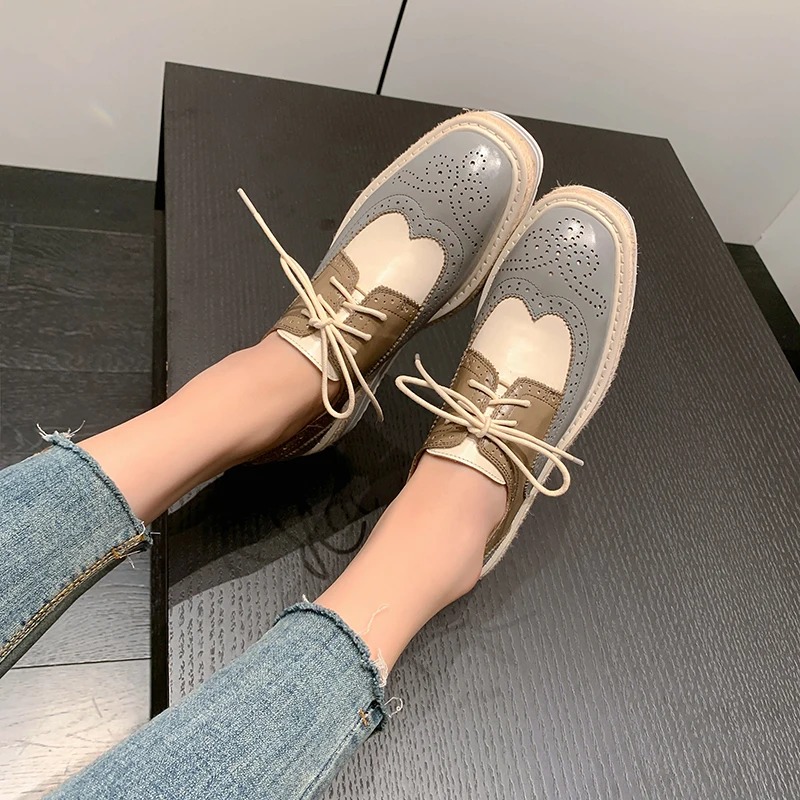 Lenkisen Rome Genuine Leather Splicing Spring Brand Shoes Mixed Colors Med Heels Cross-tied Embroidery Leisure Brand Women Pumps