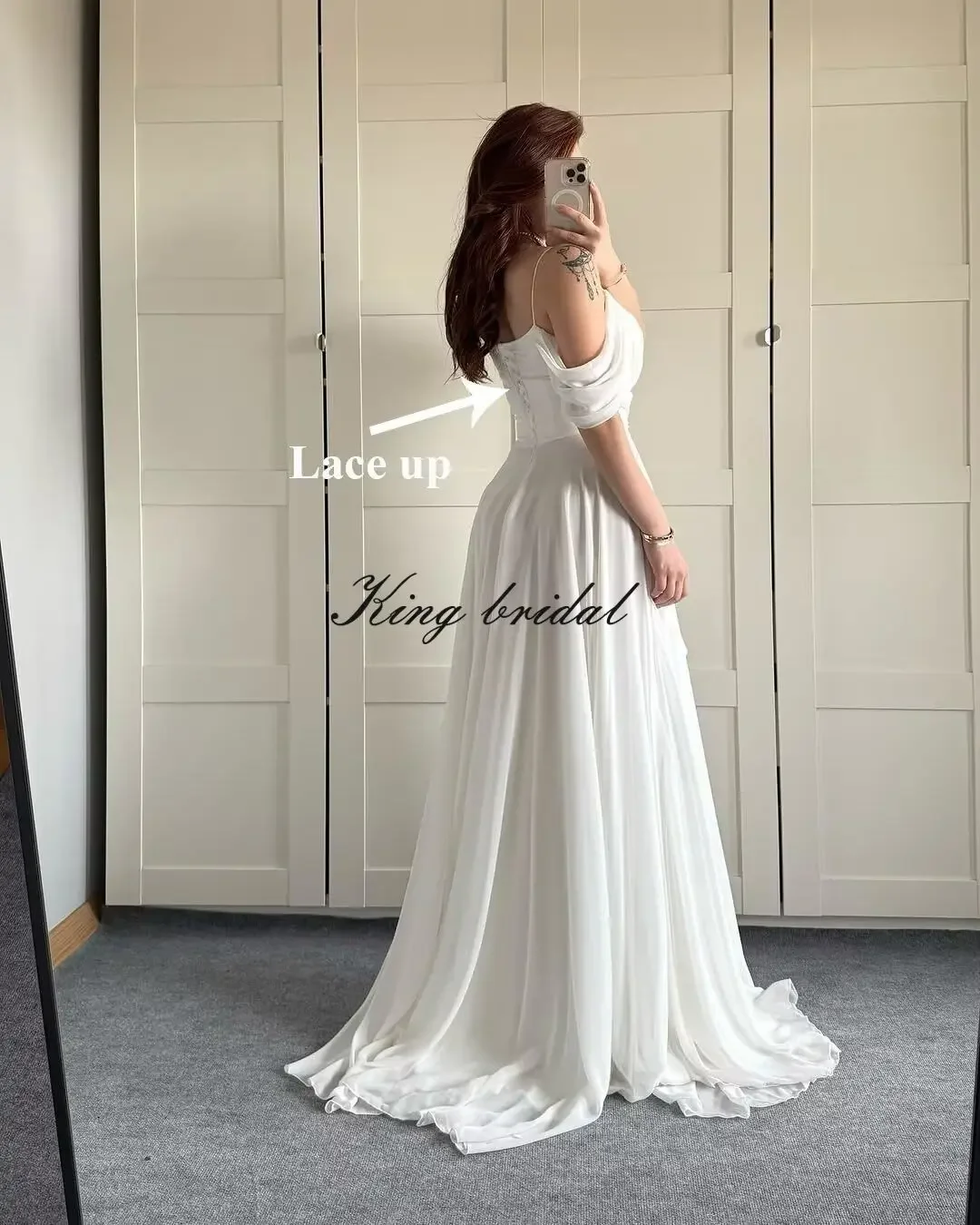 Con spacco lungo una linea pieghe volant abito da sera formale per le donne eleganti abiti da damigella d'onore in chiffon con spalle scoperte