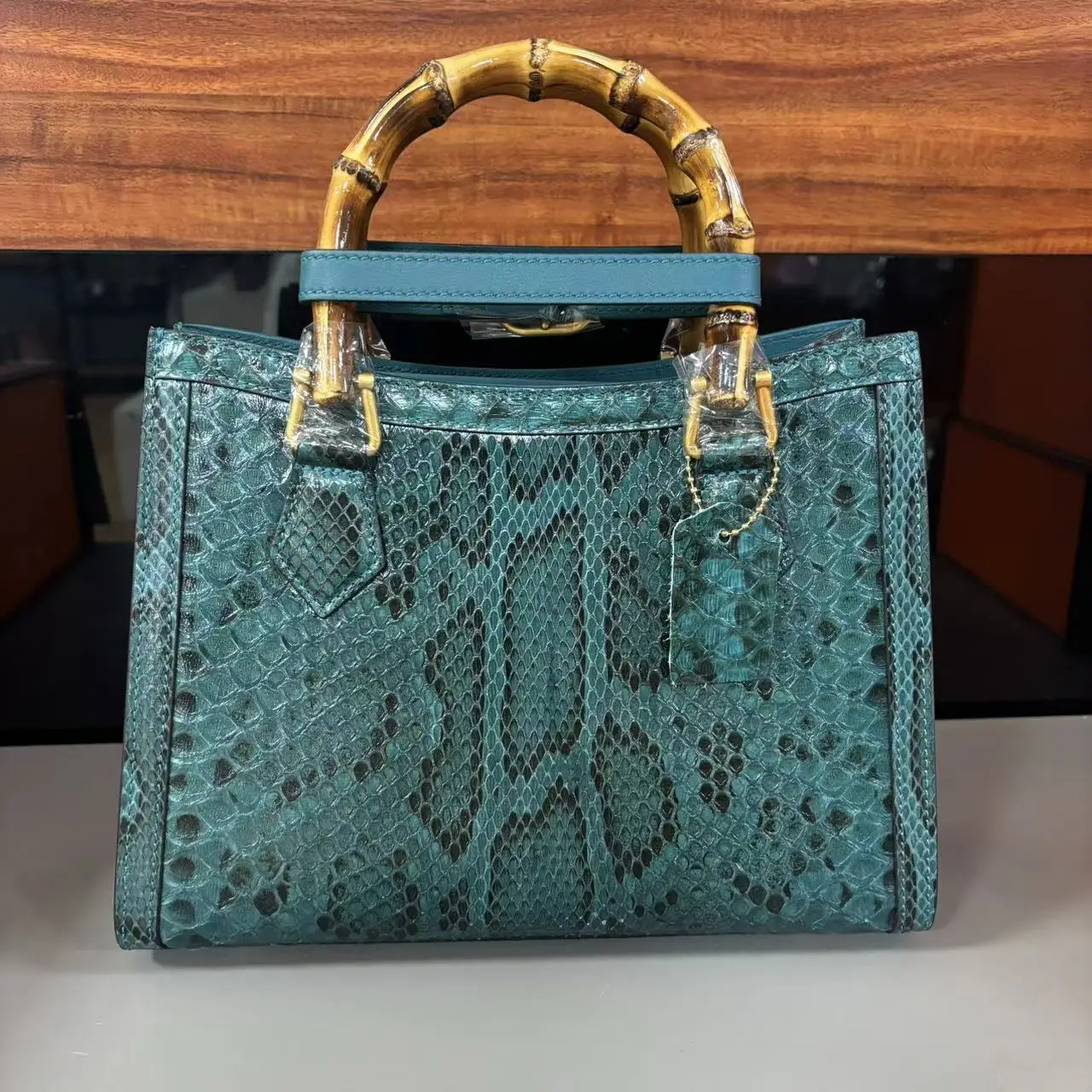 2024 New Designer Python Skin Women Handbag Fashion Bamboo Genuine Leather Lady Bag High Grade Large Capacity Shoulder Bag 45