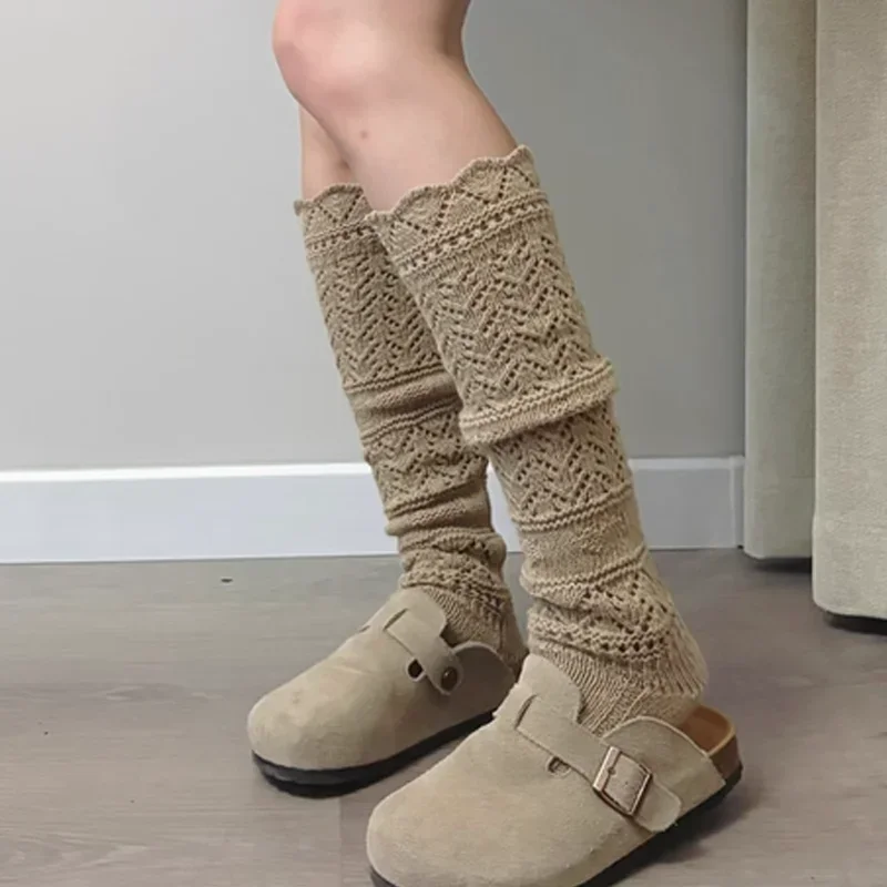 ถุงเท้าถักนิตติ้งแบบยาวสำหรับผู้หญิง เนื้อนุ่ม อุ่นสบาย เหมาะสำหรับใส่ในบ้าน สีพื้น สำหรับฤดูใบไม้ร่วงและฤดูหนาว สวมใส่สบาย ใช้เป็นถุงเท้าสำหรับใส่กับรองเท้าบูทได้