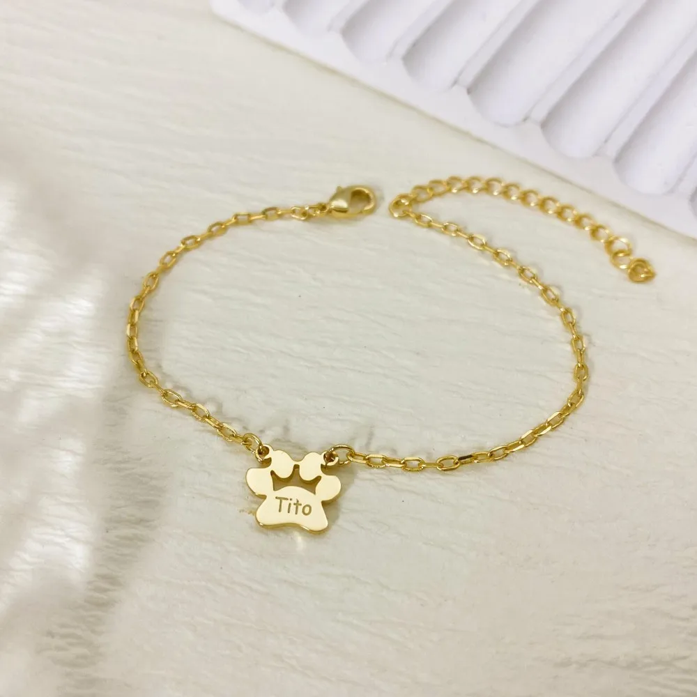 Bracciale con stampa zampa Bracciale personalizzato con nome dell'animale domestico Bracciale delicato in argento sterling placcato oro 18 carati per gioielli da regalo per cani da donna