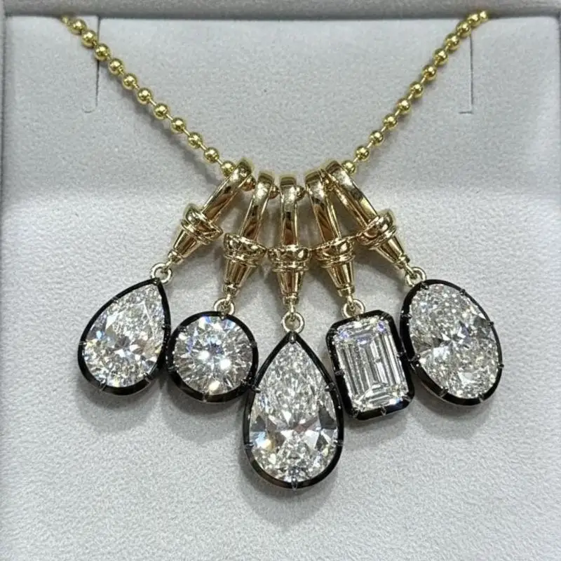 Damen-Halskette mit geometrischem weißem Zirkon-Anhänger, Perlenkette, goldfarben plattierter Edelstahl, einfacher Alltagsschmuck, Geschenk – Detail 7