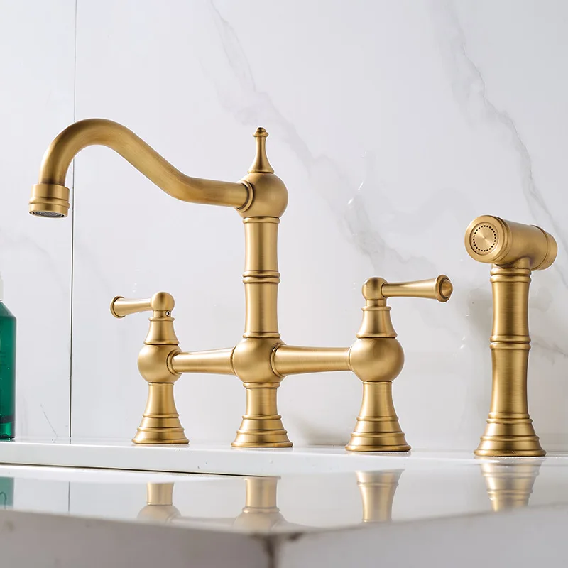 Antique Brass Faucet with Spray Gun Luxury French Triple Three-hole Dual Handle Basin Taps Sink Kitchen Faucets Pulling