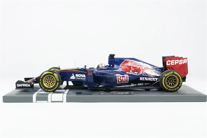 MINICHAMPS 1:18 SCUDERIA TORO ROSSO STR10 - #1 MAX 2015 Resin Model Car