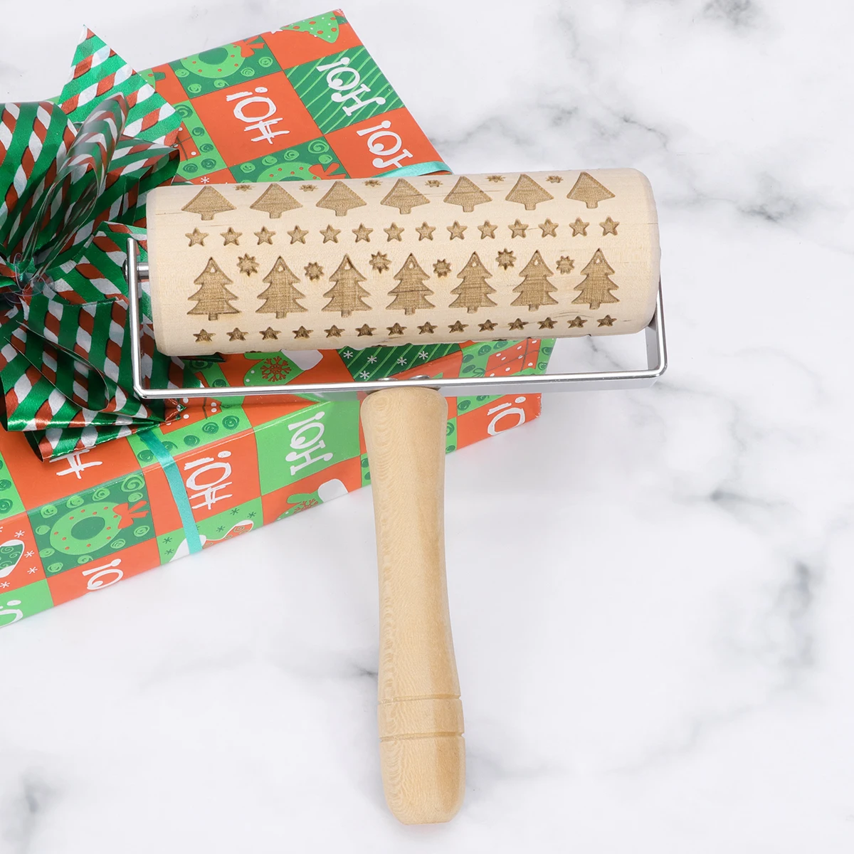 

Wooden Engraved Baking Rolling Pin Embossed Christmas Tree Pattern Dough Fondant Clay Tool Home Restaurant Use Professional