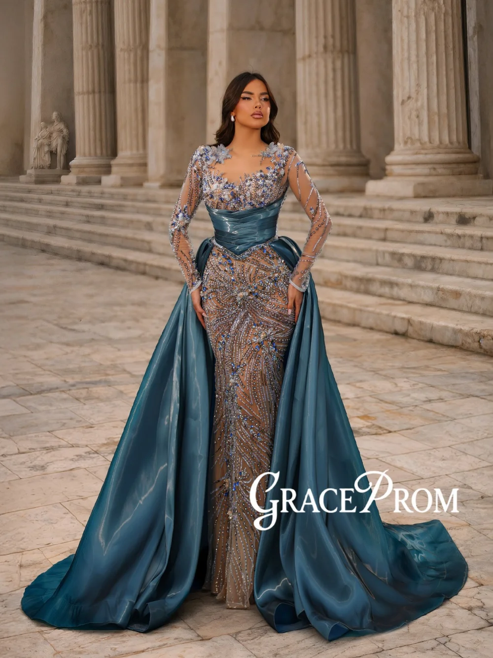 

Detachable Train Embroidery Evening Dress Dazzling Crystal Long Sleeve Wedding Party Gowns Customized Exquisite Banquet Gowns