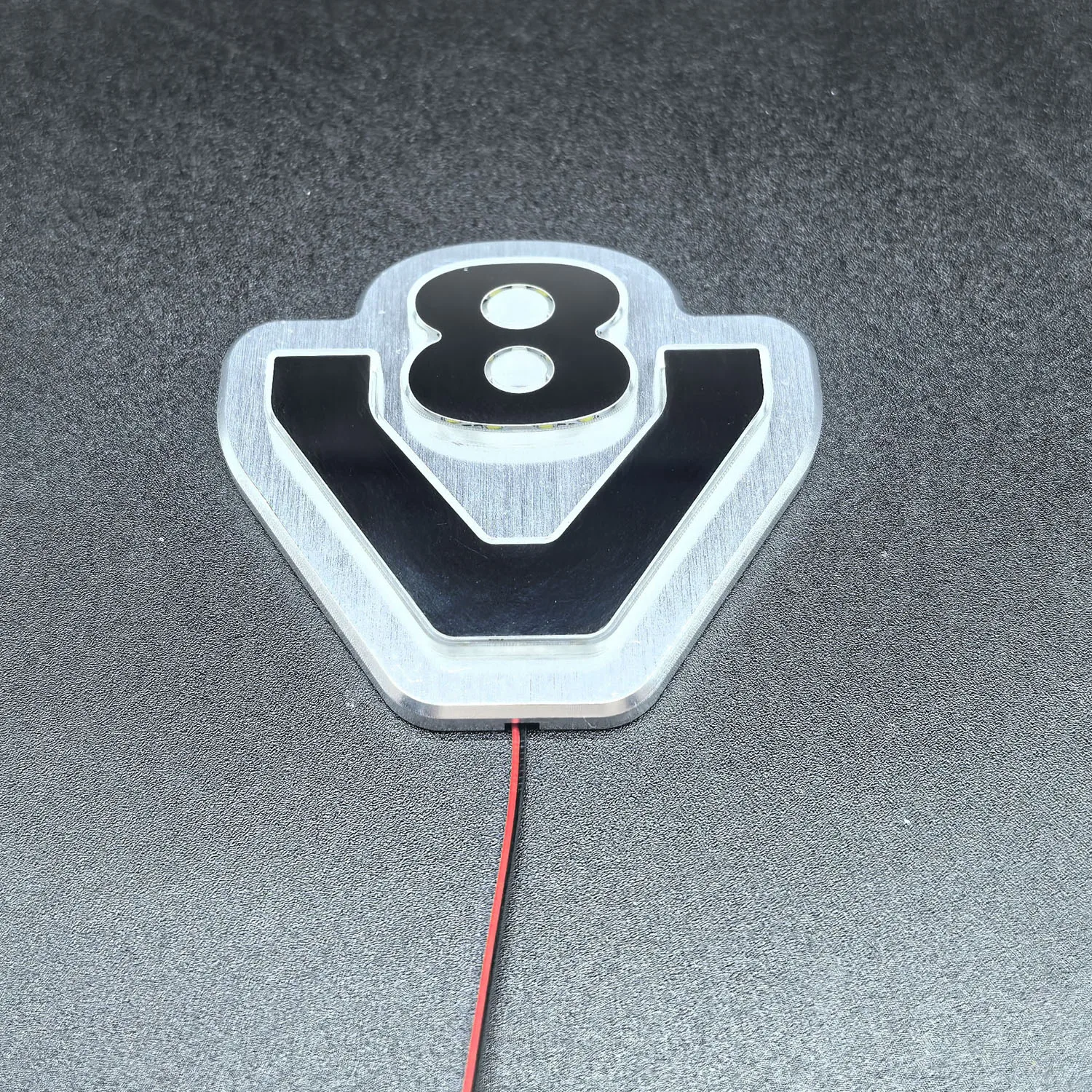 Reservecabine 5V LED-lichtbak Metaal V8 Logo Lam voor DIY Tamiya 1/14 RC Truck Hydraulische Dumper 56371 R620 R470 770S Vrachtwagen Auto