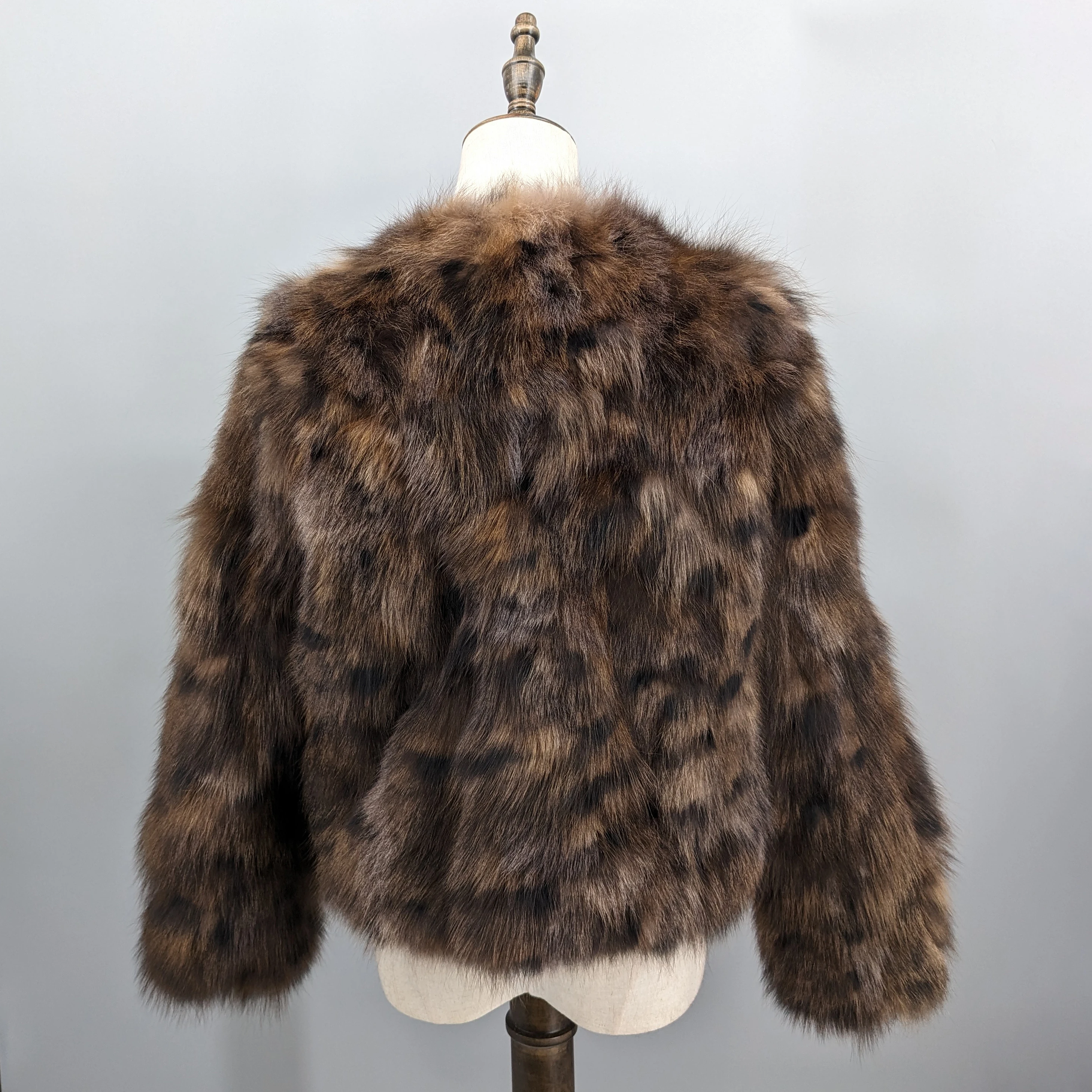 real fox fur short coat O-neck brown color Leopard print jacket Horn button winter overcoat length 52 CM 241165