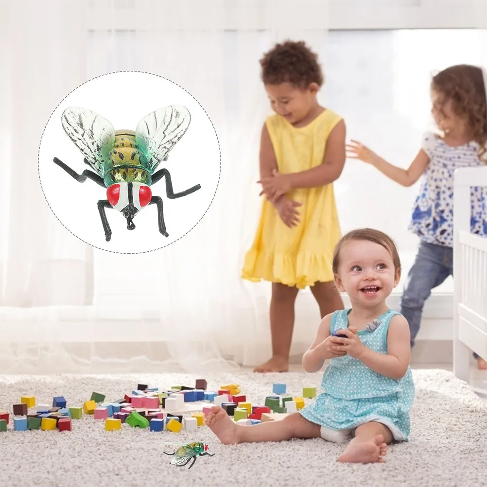 

2Pcs Realistic Plastic Bugs Prank Props for Kids Halloween Party Education Decorative Insect Figures