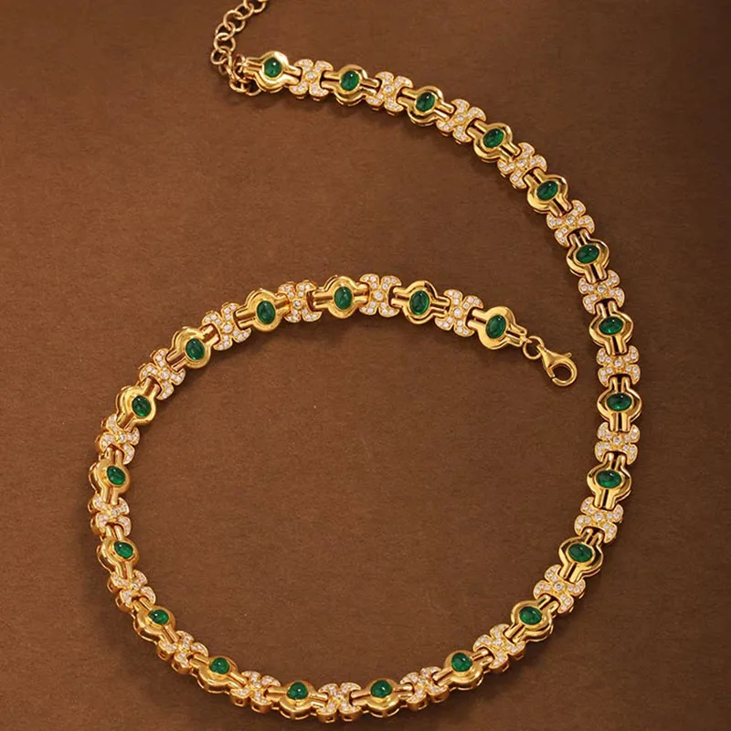 Foydjew Vintage French Style Simulation Emerald Choker Necklaces Retro Artdeco Design Plated 18K Gold Green Diamond For Women