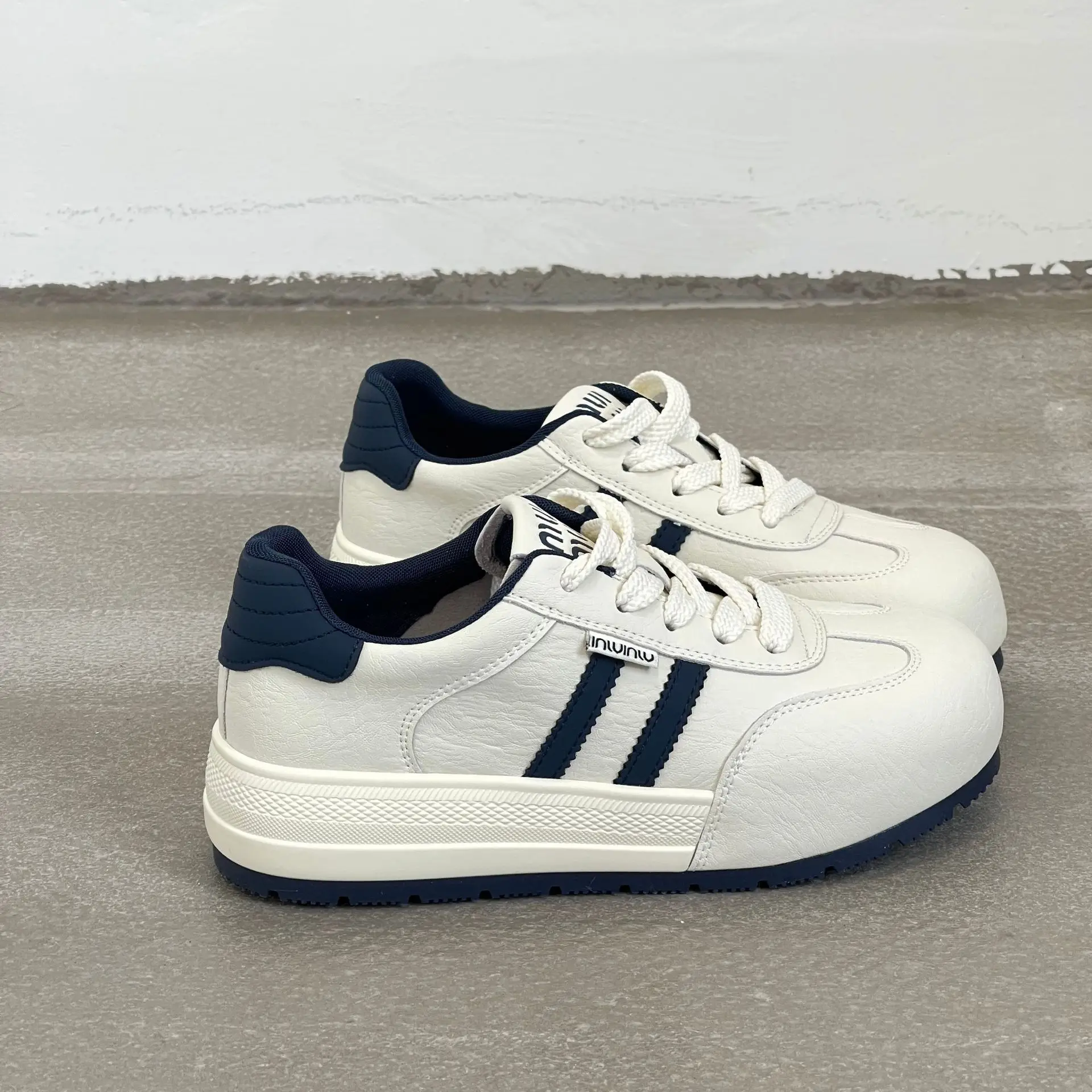 Casual Sneakers Women's Fashionable Versatile Height-Boosting Breathable Thick-Sole Sneakers Women's Mesh Shoes Striped Soft