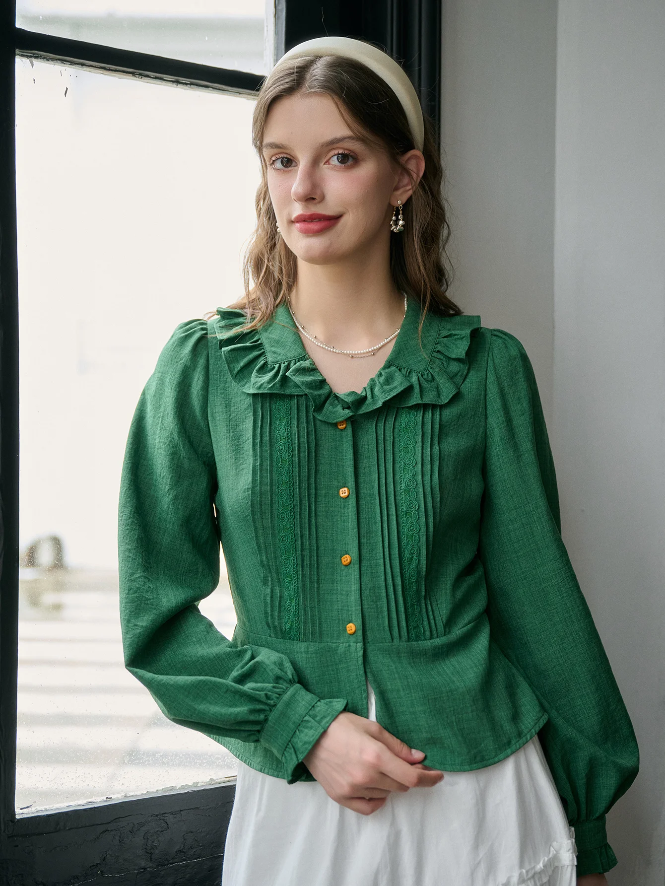 Prosta damska koszula z długim rękawem w stylu retro, 100% poliester, kołnierzyk Peter Pan, zapinana na guziki