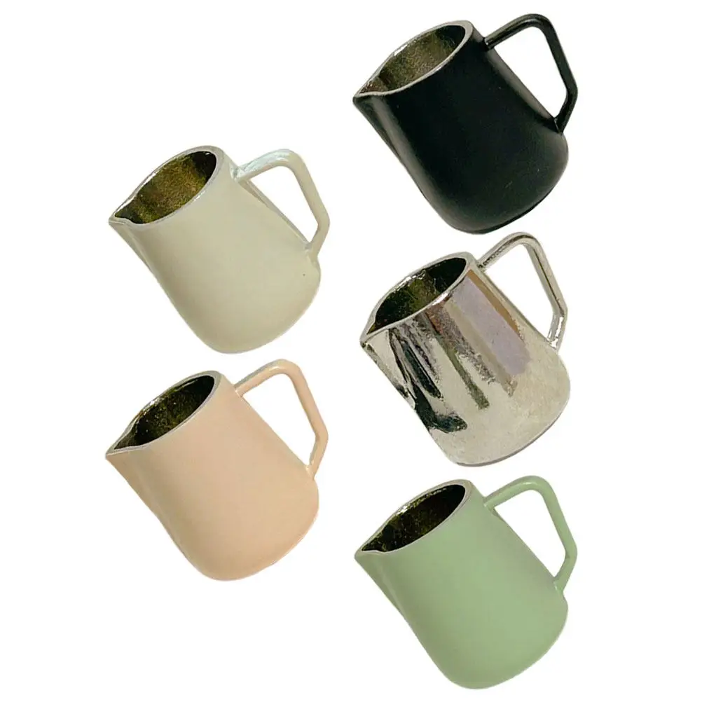 

Набор из 5 миниатюрных кувшинов для взбивания молока из сплава, кувшинчики для вспенивания молока для декора кукольного домика, реквизит для микромоделей домов, крошечные кофейные кружки