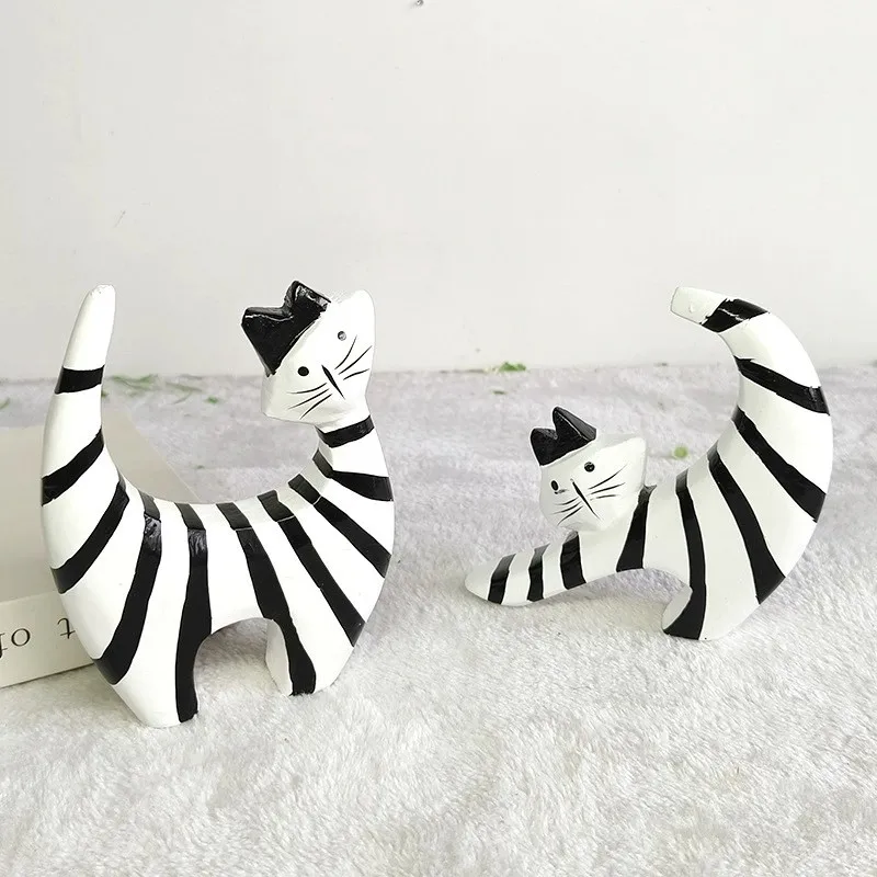 

Striped Kitten Couple Ornament Nordic Minimalist Wooden Cat Ornament - Cute Cat Desktop Decoration offices accessories