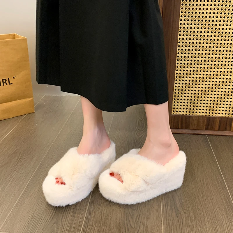 Winter Fluffy Slippers for Women New House Faux Fur Slippers Ladies Platform Cozy Fuzzy Indoor Wedge Shoes Korean Slides Women