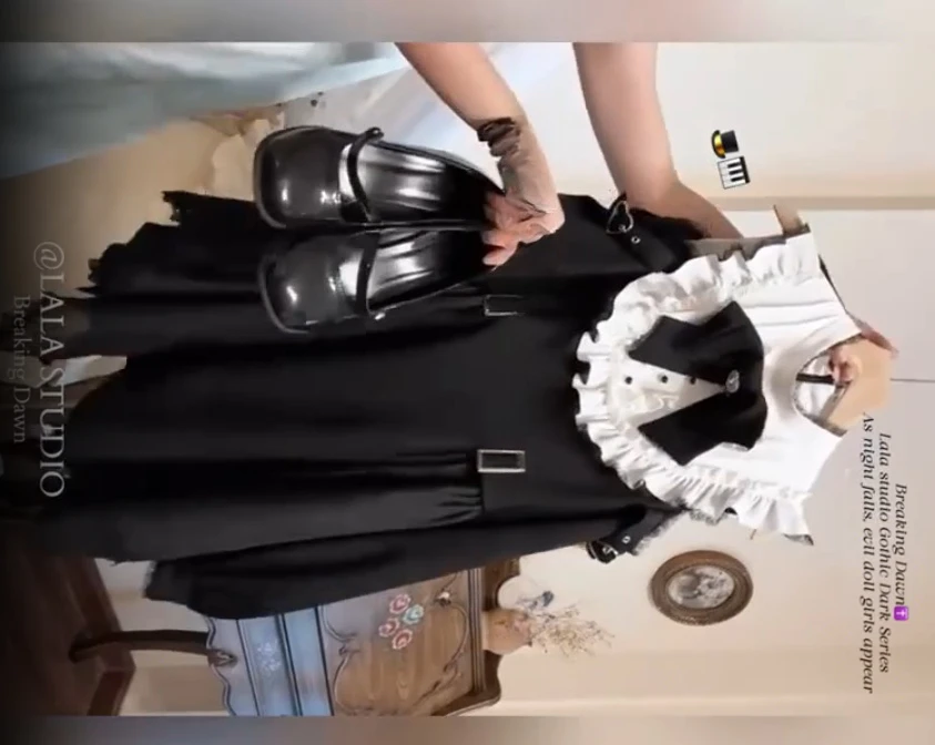 

Japanese Lace Off-Shoulder Black White Color Block Dress Sweet Girls Versatile High-Waisted Slim-Fit Long-Sleeve Dresses