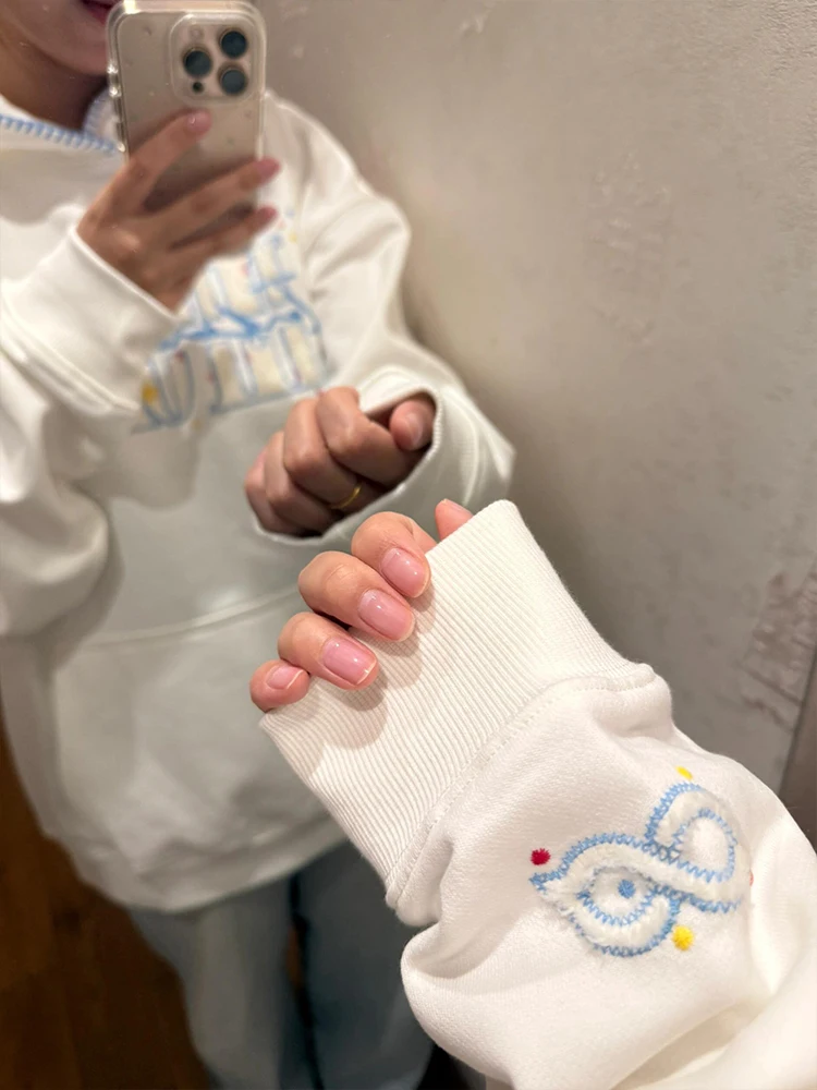 เสื้อสเวตเตอร์ปักลายจุดสไตล์อเมริกัน ดีไซน์ใหม่สำหรับผู้หญิง ฤดูใบไม้ร่วง-ฤดูหนาว ดีไซน์โดดเด่นไม่ซ้ำใคร